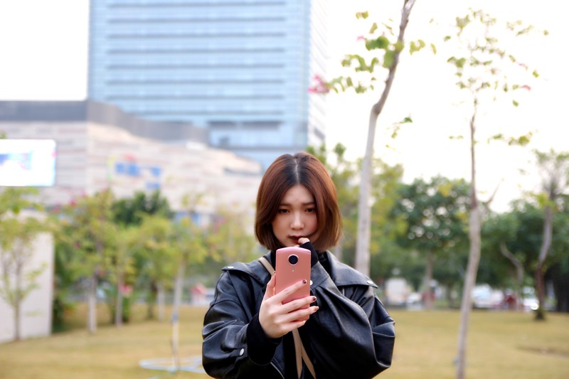 【电影级虚化，夜间自拍更好看】“粉”黛佳人，自拍美益求美——使用体验