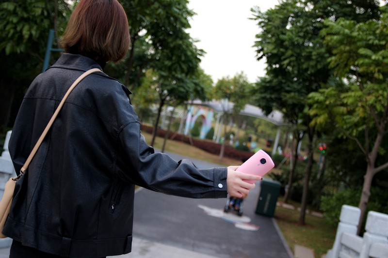 【电影级虚化，夜间自拍更好看】“粉”黛佳人，自拍美益求美——使用体验