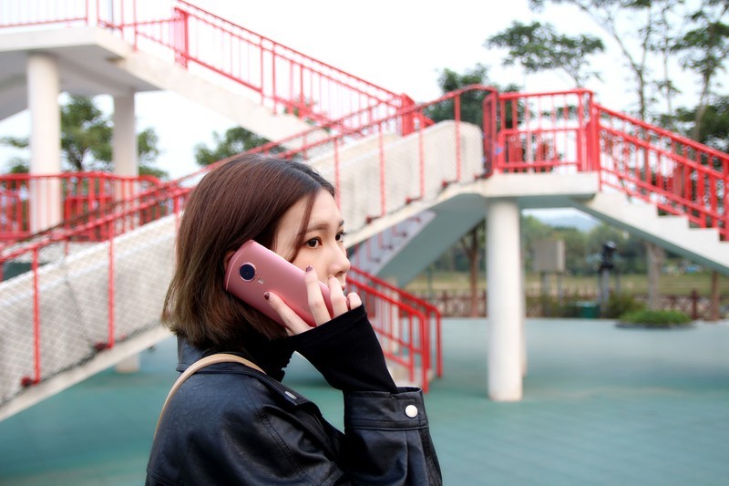 【电影级虚化，夜间自拍更好看】“粉”黛佳人，自拍美益求美——使用体验