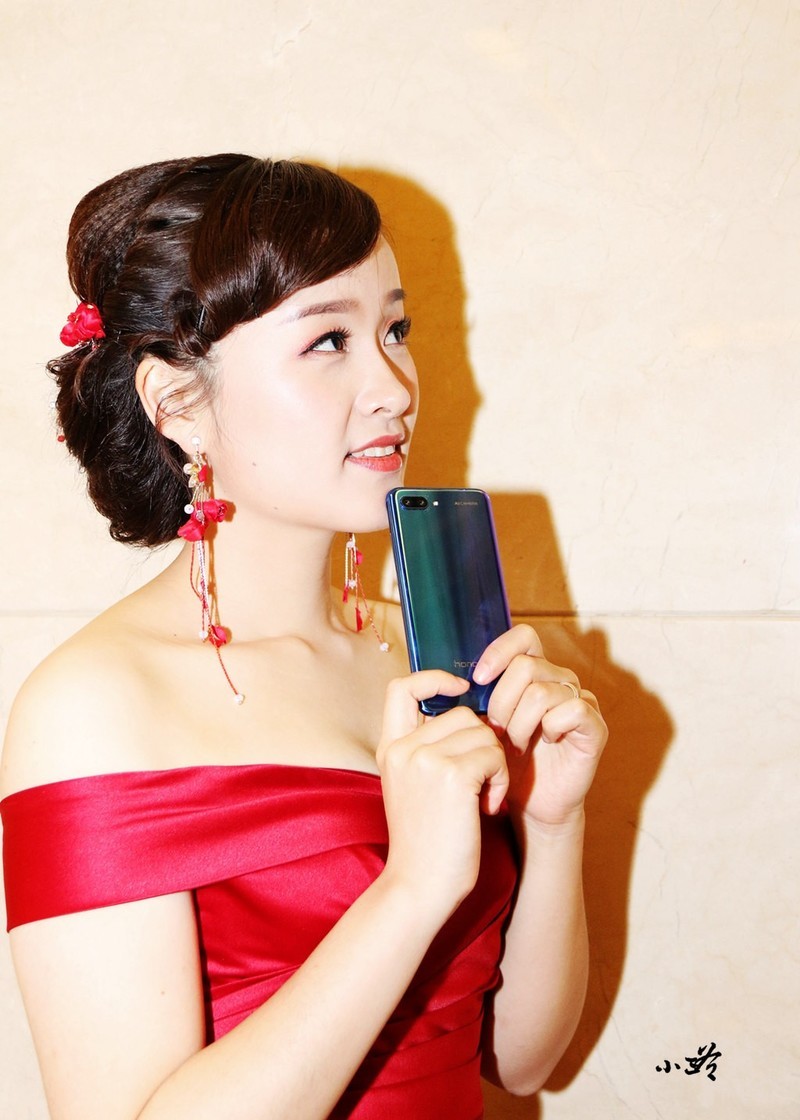 【小三爷评测】致美极光，AI再进化—荣耀10上手体验