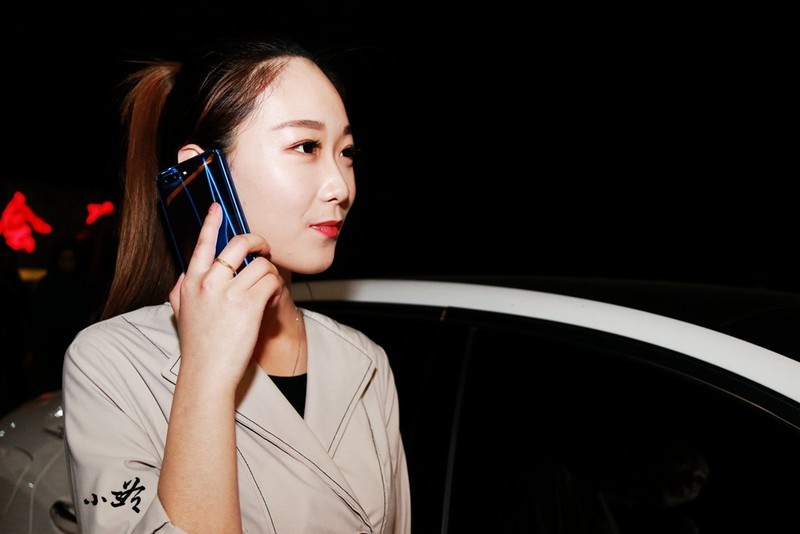 【小三爷评测】致美极光，AI再进化—荣耀10上手体验