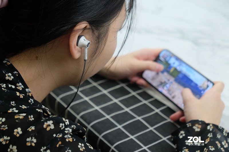 受够了所谓的音质耳机！玩游戏我只认专业游戏耳机，比如飞智银狐