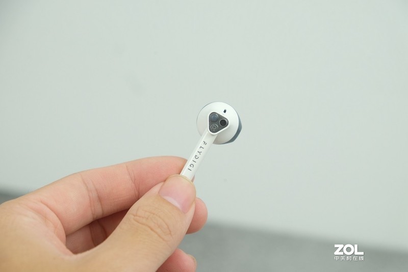 受够了所谓的音质耳机！玩游戏我只认专业游戏耳机，比如飞智银狐