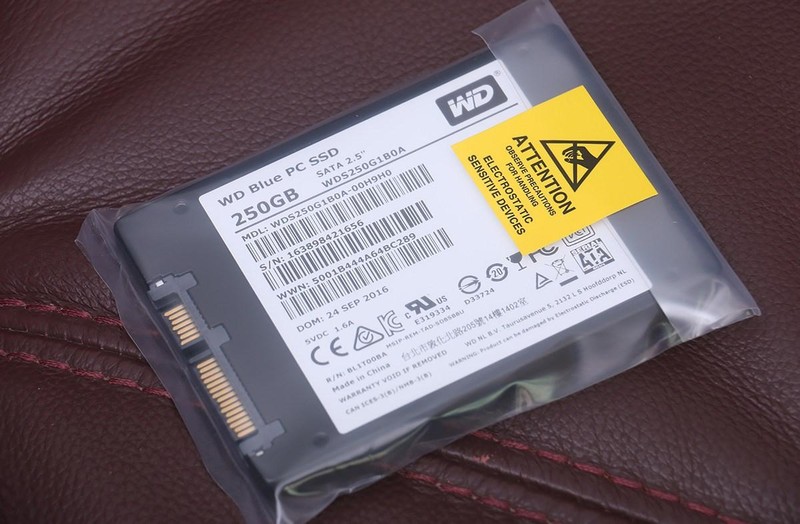 蓝盘家族新成员，WD BLUE 西数蓝盘 SSD 250G 开箱简测！