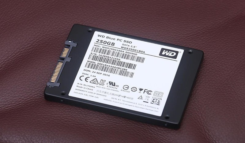 蓝盘家族新成员，WD BLUE 西数蓝盘 SSD 250G 开箱简测！