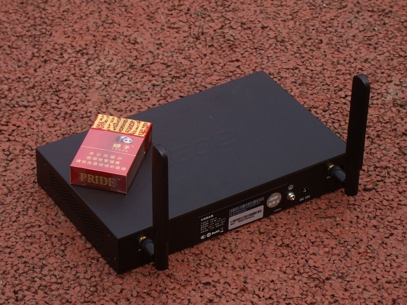 无线覆盖能力出奇强大宏碁首款路由器Acer E200 G1 体验