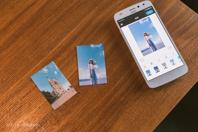 定格美好瞬间，团聚温情时刻你需要moto摩印-宝丽来照片打印模块
