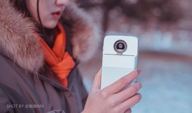 定格美好瞬间，团聚温情时刻你需要moto摩印-宝丽来照片打印模块