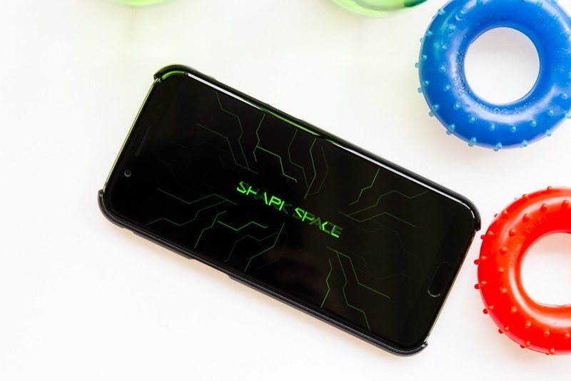 黑鲨游戏手机使用2个月评测体验，打农药、吃鸡连胜MVP不间断