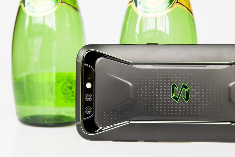 黑鲨游戏手机使用2个月评测体验，打农药、吃鸡连胜MVP不间断