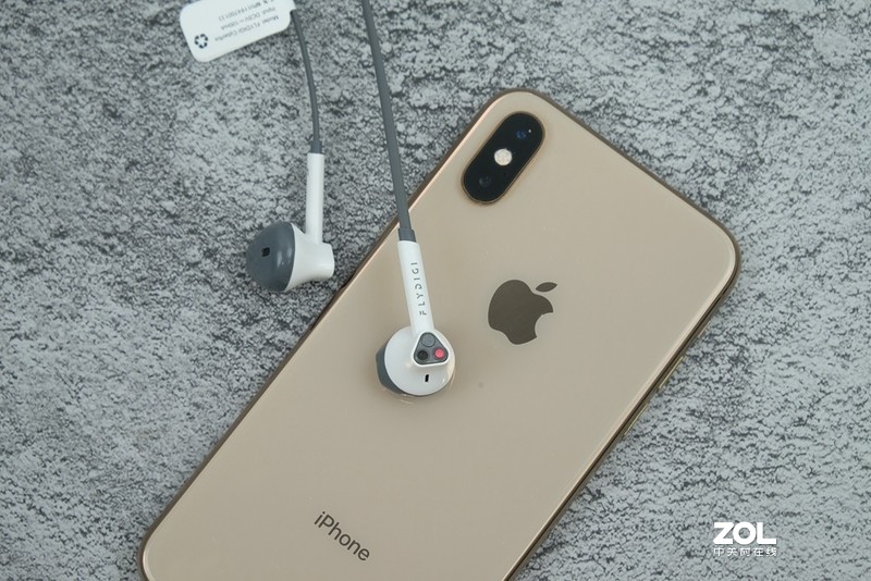 受够了所谓的音质耳机！玩游戏我只认专业游戏耳机，比如飞智银狐