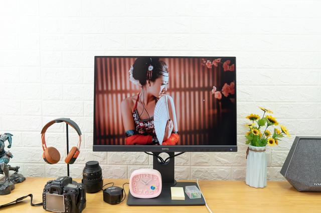 修图、追剧、游戏通吃，明基SW240专业摄影显示器测评！