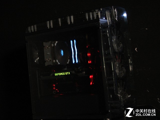 “光透强”——游戏悍将全透明机箱评测