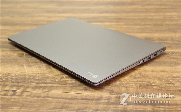 LG gram！仅仅只有940克的重量？？