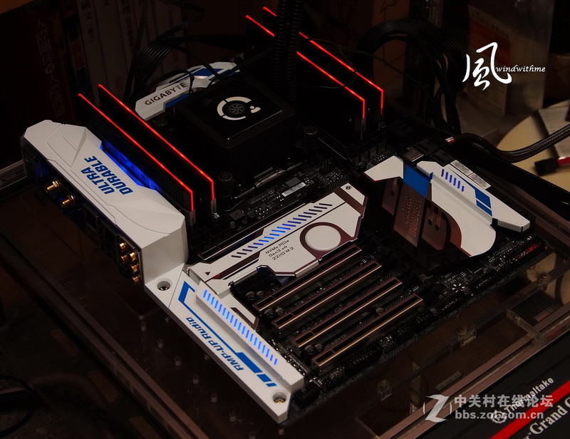 GIGABYTE X99-Designare EX搭载Intel Core i7-6950X超频解析