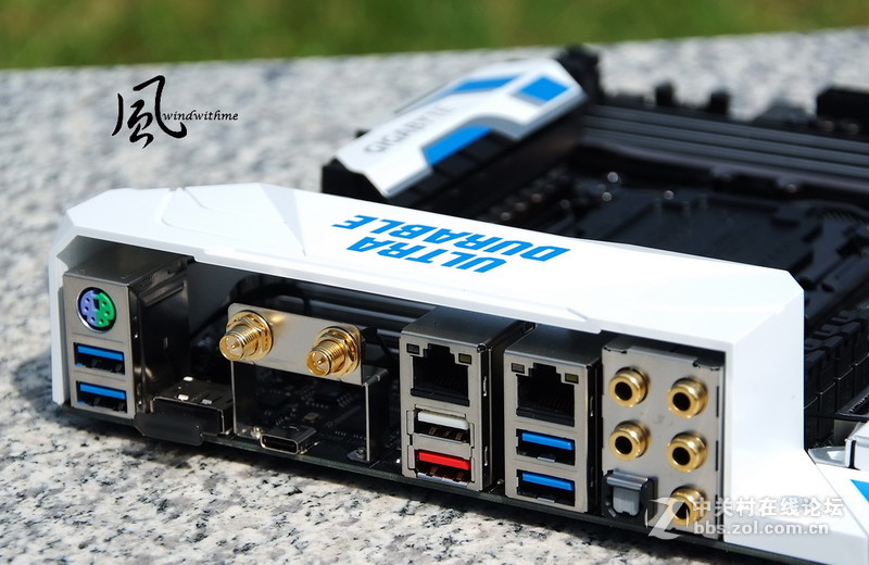 GIGABYTE X99-Designare EX搭载Intel Core i7-6950X超频解析