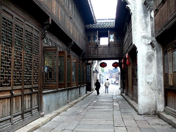 华为Mate 10 Pro拍乌镇夜景：美翻天！