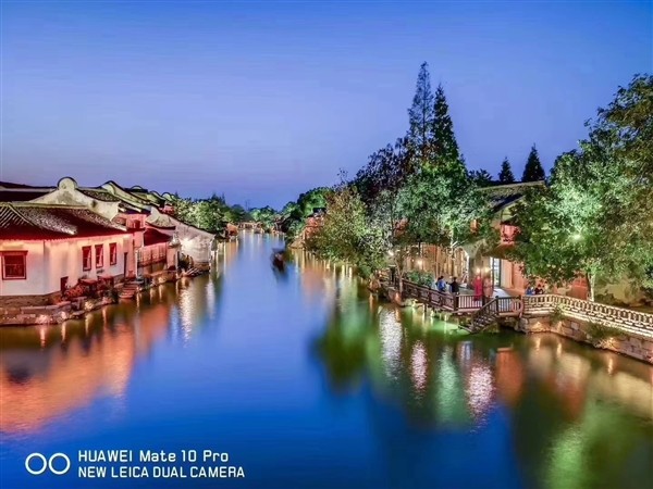 华为Mate 10 Pro拍乌镇夜景：美翻天！