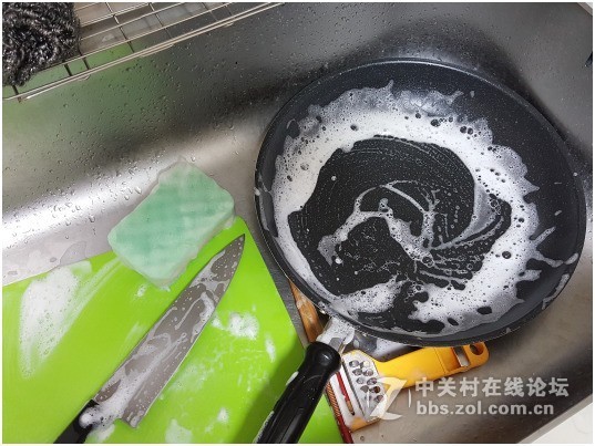 爱必丽斯洗洁精，把碗洗得干干净净 :)