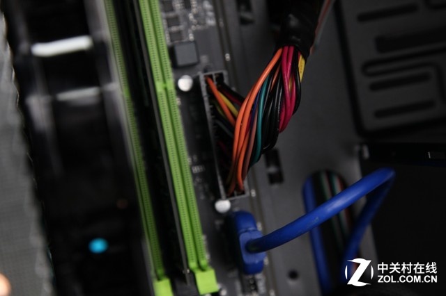 榜young定制机选用 航嘉MVP600装机赏析