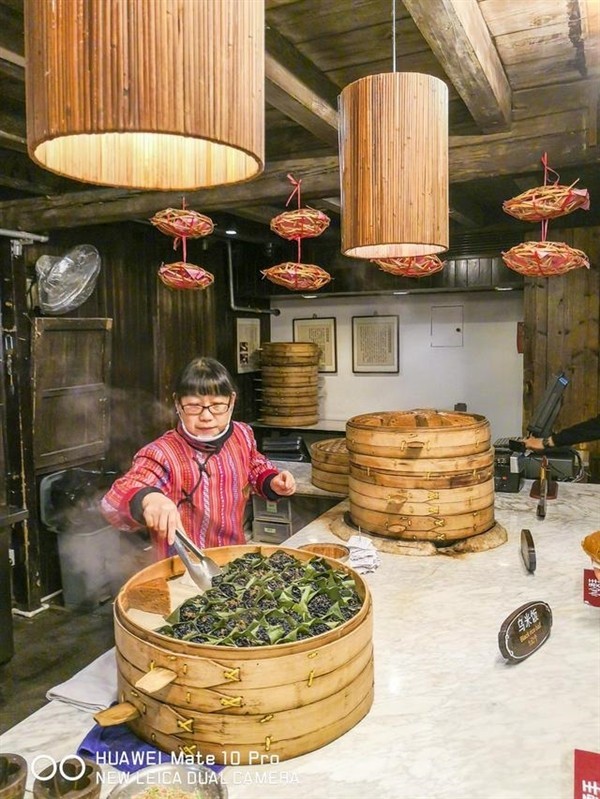 华为Mate 10 Pro拍乌镇夜景：美翻天！