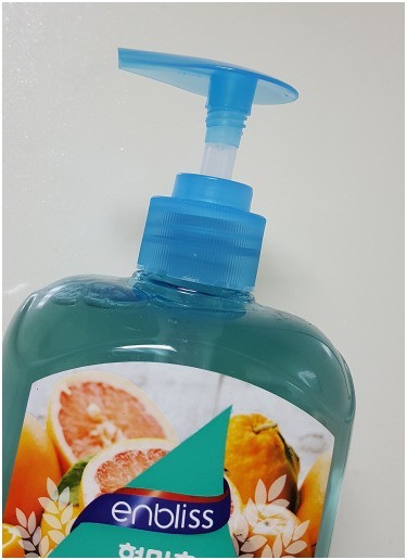 爱必丽斯洗洁精，把碗洗得干干净净 :)