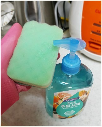 爱必丽斯洗洁精，把碗洗得干干净净 :)