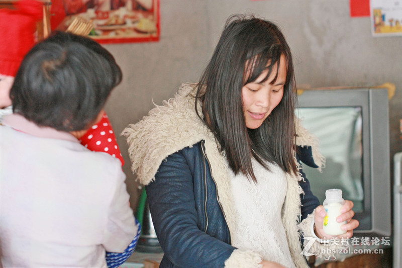 给上杭乡下老房东的家人留个影