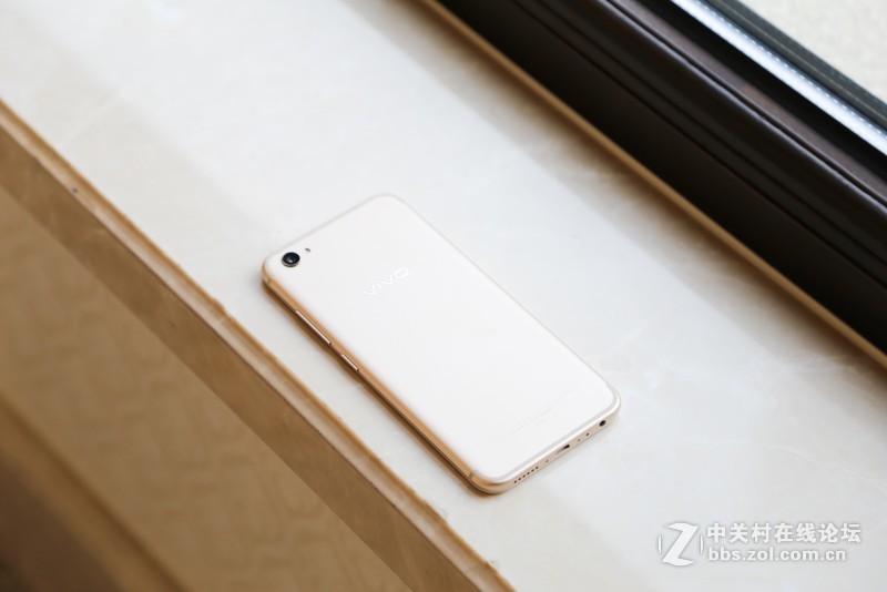 主打自拍及颜值，vivo X9上手图赏