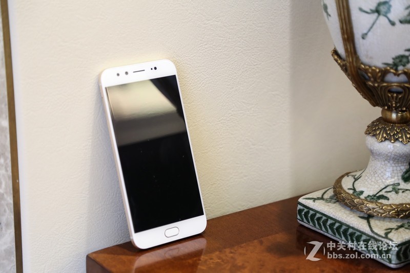 主打自拍及颜值，vivo X9上手图赏