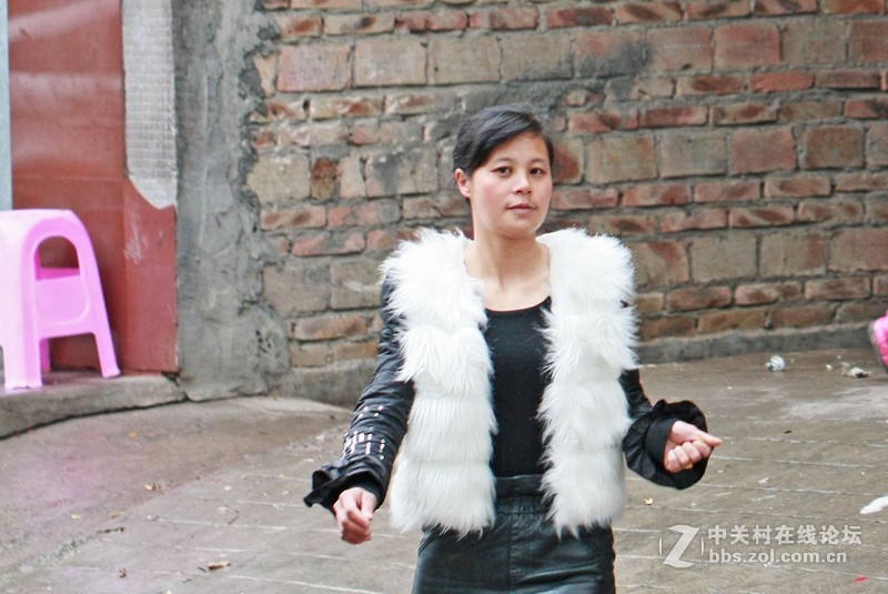 给上杭乡下老房东的家人留个影