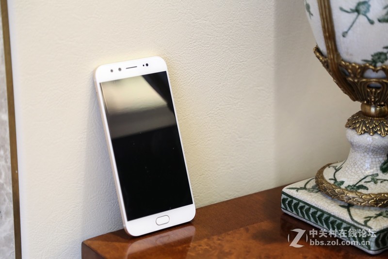 主打自拍及颜值，vivo X9上手图赏