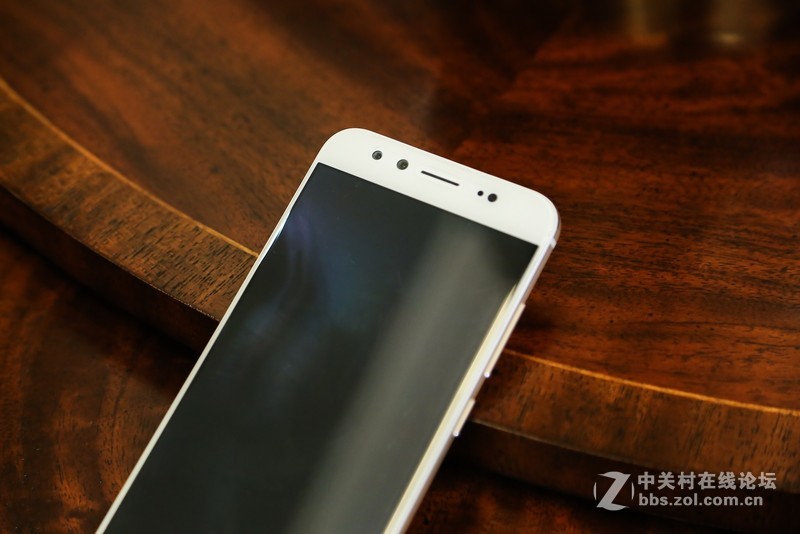 主打自拍及颜值，vivo X9上手图赏
