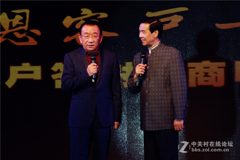 著名笑星侯耀华师徒天水演出