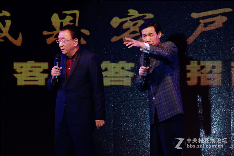 著名笑星侯耀华师徒天水演出