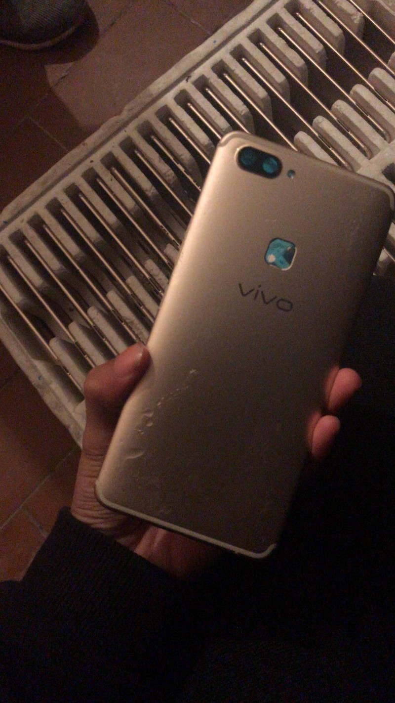 求购美图v6后盖求购oppor11s液晶总成