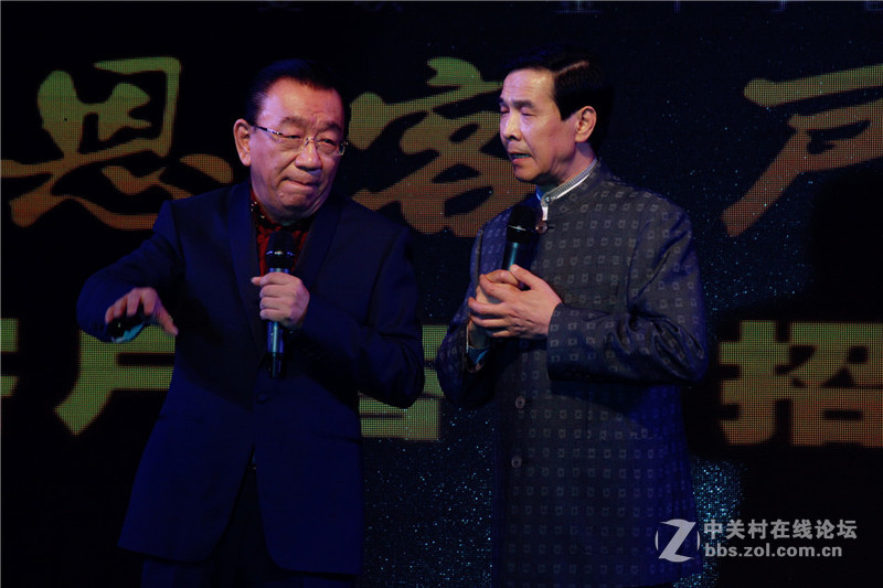 著名笑星侯耀华师徒天水演出