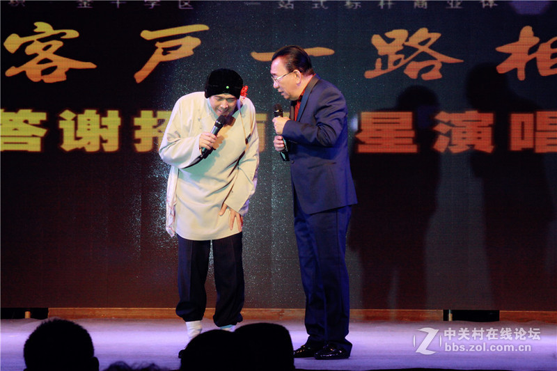 著名笑星侯耀华师徒天水演出