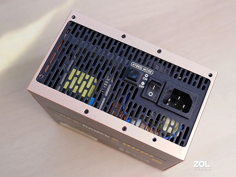 梳理清楚ROG和ROG Strix的关系，再晒晒ROG Strix Z390-E Gaming主板