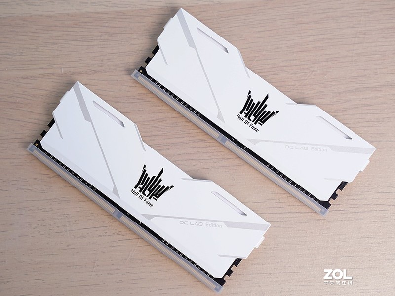 梳理清楚ROG和ROG Strix的关系，再晒晒ROG Strix Z390-E Gaming主板