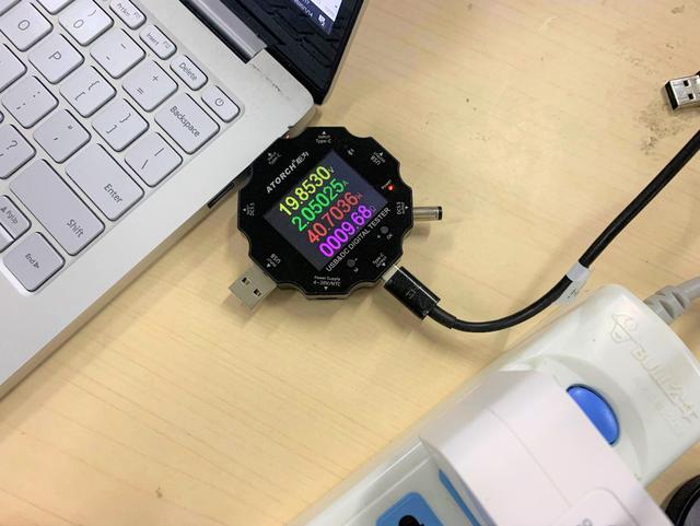 快充头如何打造黑科技？且看最小61W氮化镓充电器上手体验分享