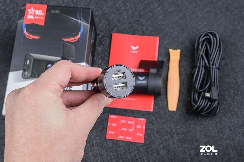 远离追尾纠纷，后视更专业，万鸥V5行车记录仪