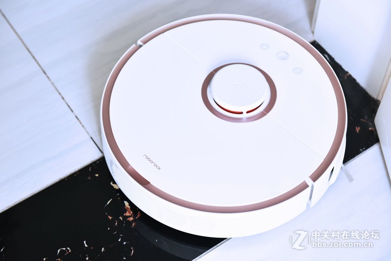 是“傻子”还是“嫂子”？看石头扫地机器人便知分晓！