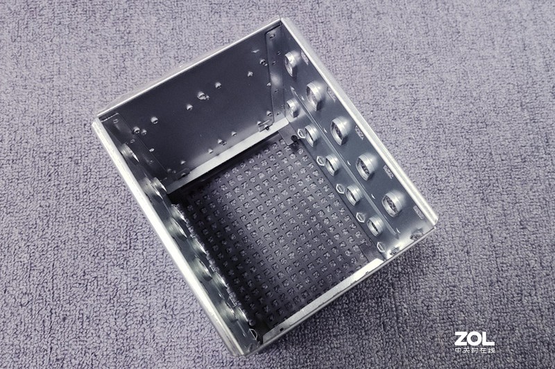 49块的铁皮机箱别哭，不到40块，一个组件助你轻轻松松升级硬盘