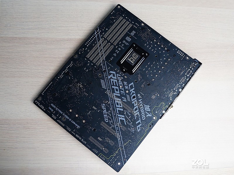 梳理清楚ROG和ROG Strix的关系，再晒晒ROG Strix Z390-E Gaming主板