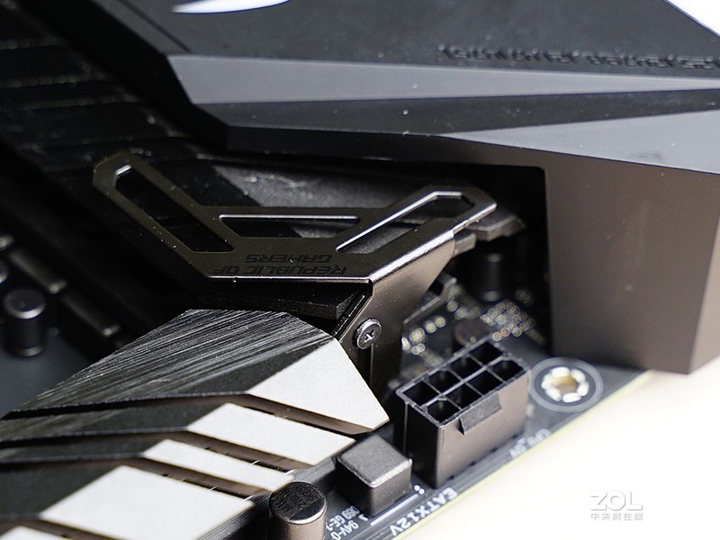 梳理清楚ROG和ROG Strix的关系，再晒晒ROG Strix Z390-E Gaming主板