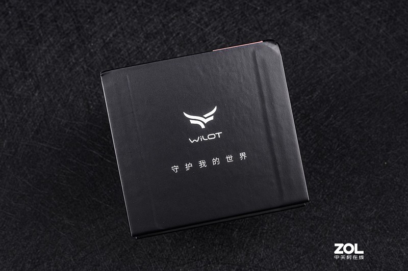 远离追尾纠纷，后视更专业，万鸥V5行车记录仪