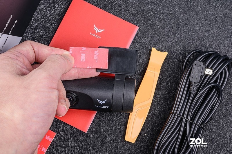 远离追尾纠纷，后视更专业，万鸥V5行车记录仪