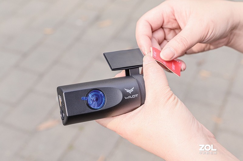 远离追尾纠纷，后视更专业，万鸥V5行车记录仪