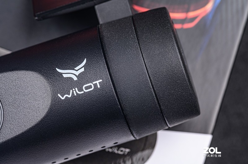 远离追尾纠纷，后视更专业，万鸥V5行车记录仪